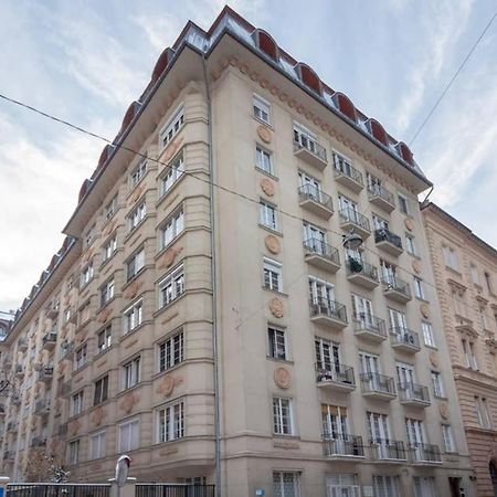 Nice And Cozy Apartment Next To The Parliament Budapest Exterior photo