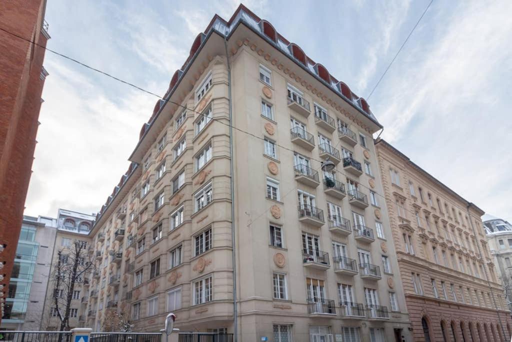 Nice And Cozy Apartment Next To The Parliament Budapest Exterior photo